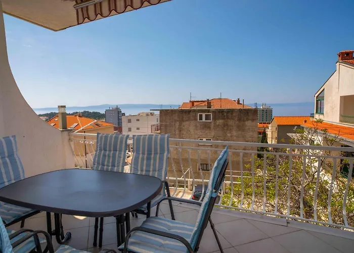 Ivana - Sea View Apartment With Garage