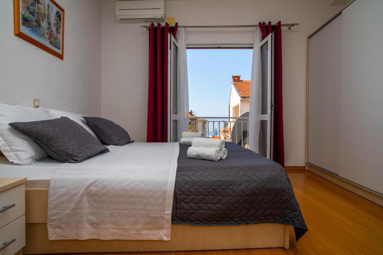 Ivana - Sea View With Garage Apartment Makarska