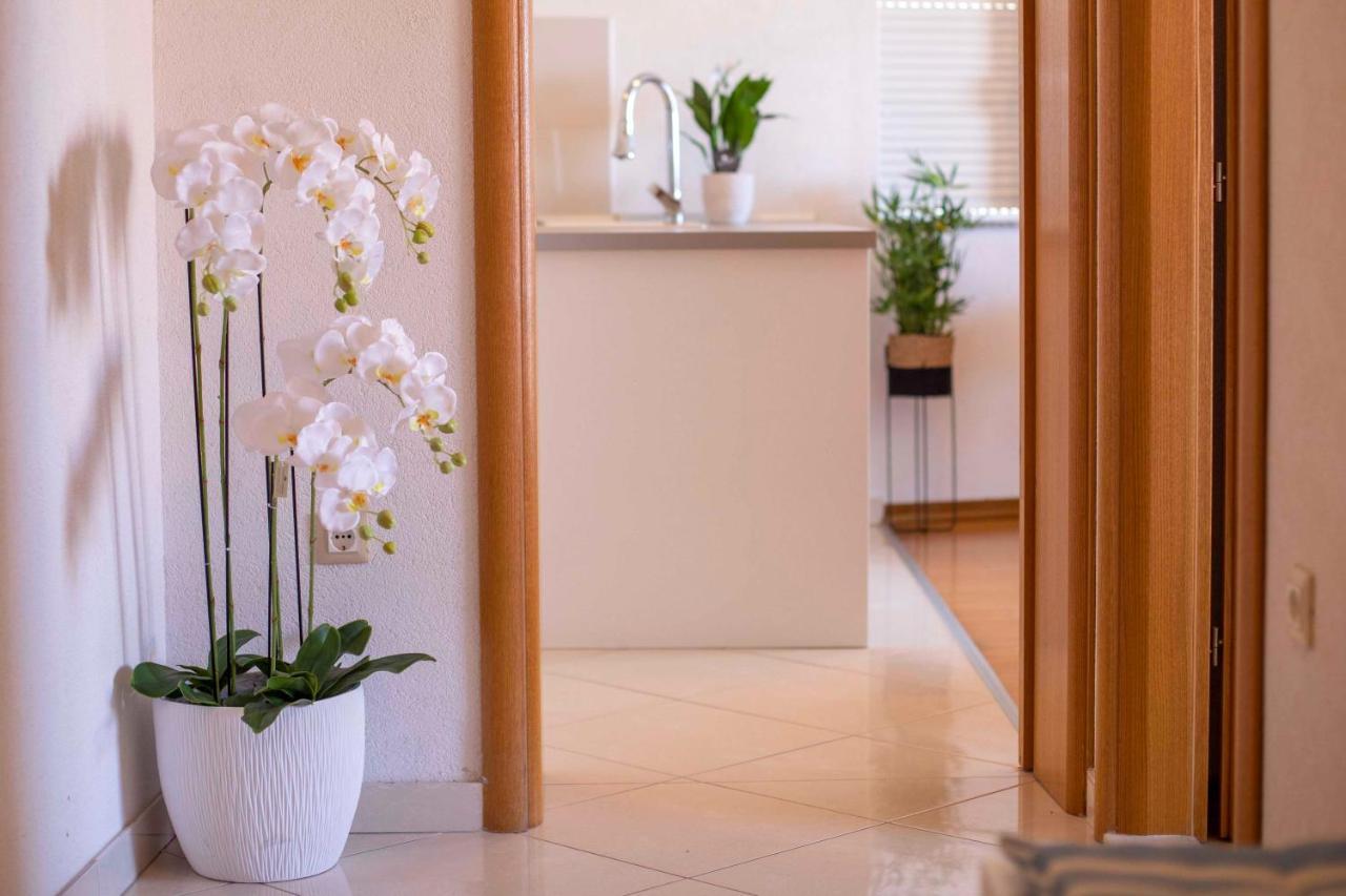Apartment Ivana - Sea View With Garage *